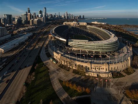 County commissioner wants Chicago Bears to consider Country Club Hills for stadium